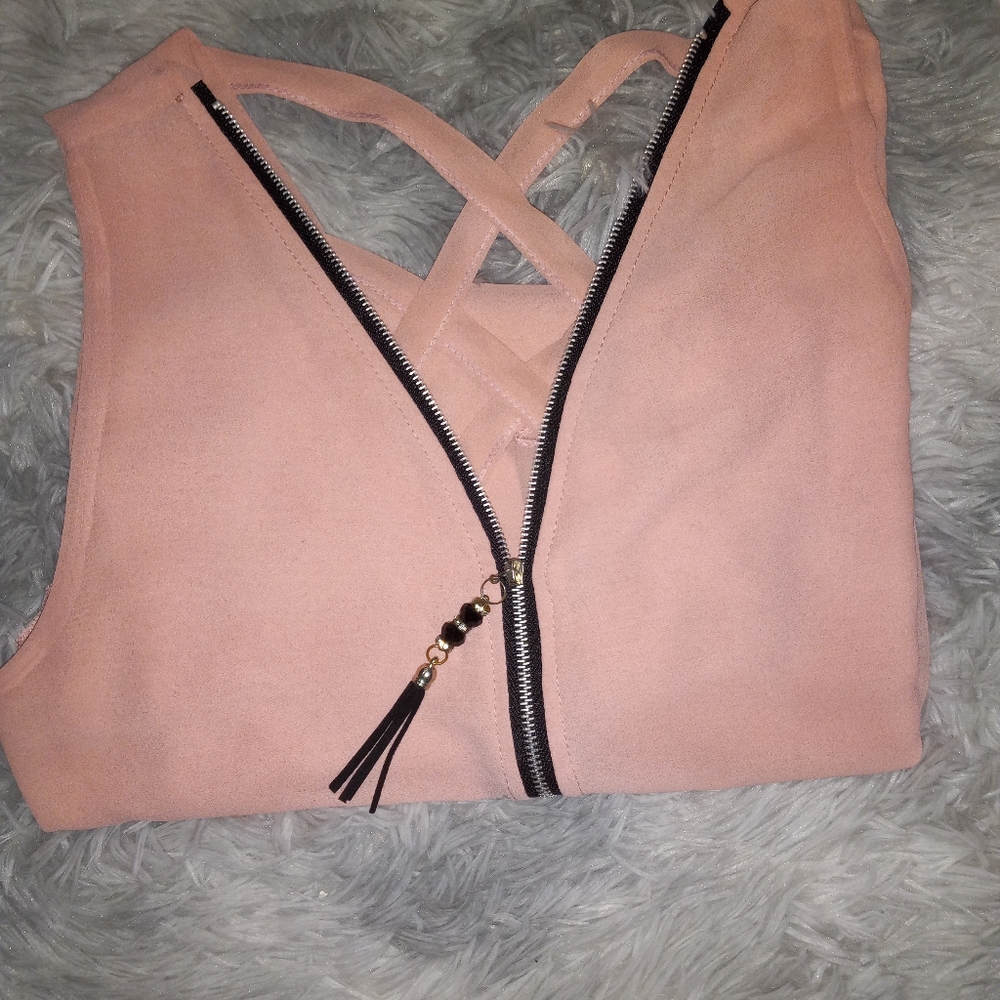 Women's pink top size M 19x28x30 NWOT